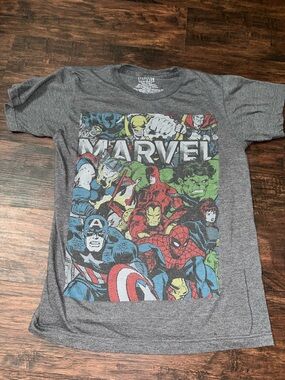 Marvel Comics Shirt Men’s Small Iron man captain america hulk spider man Thor